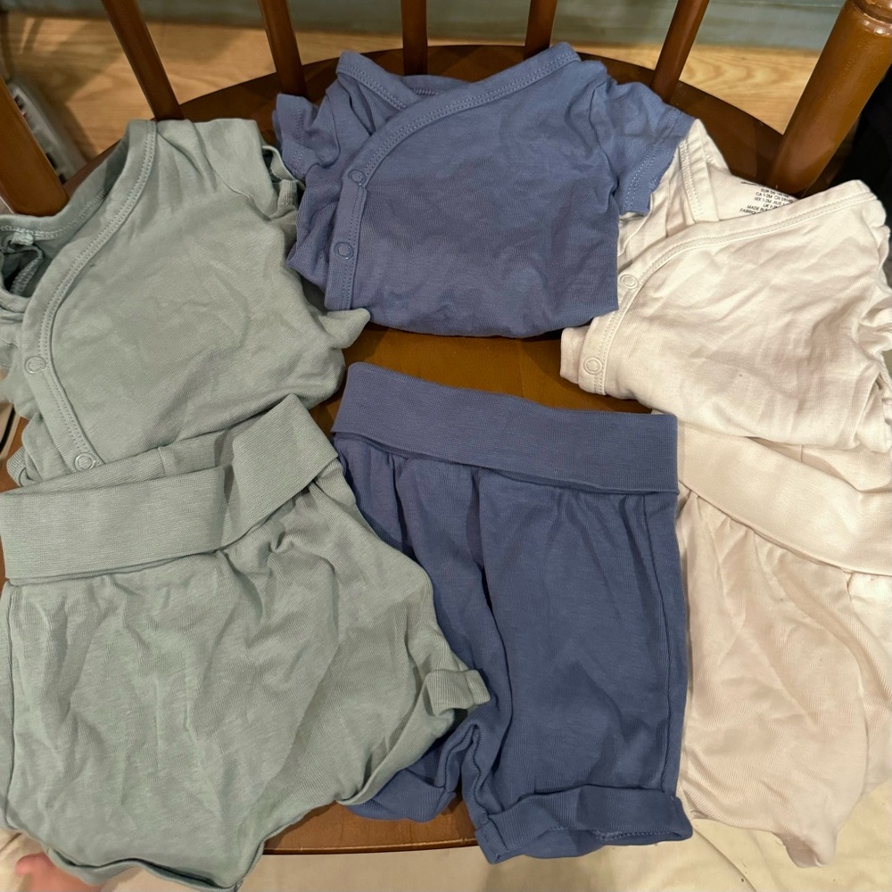 3 H&M newborn sets